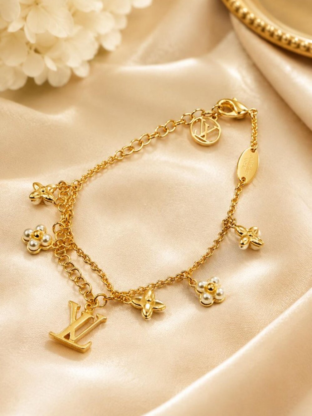 Authentic Louis Vuitton Blooming Flowers Charm Bracelet Gold Tone